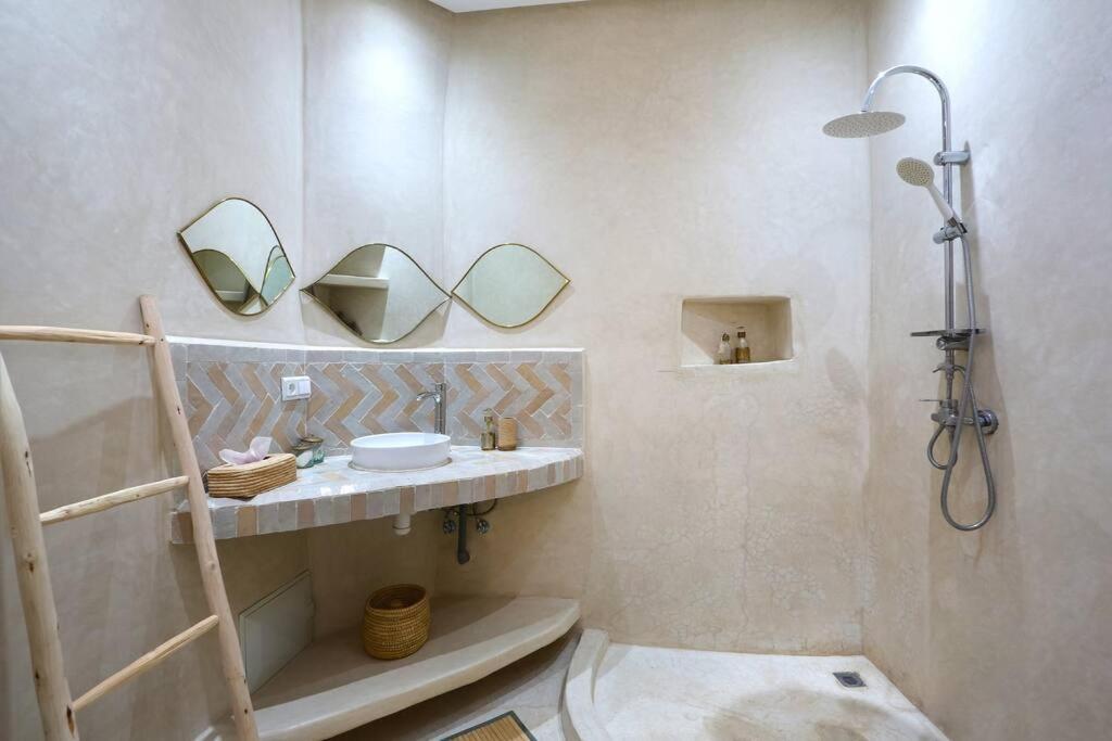 Riad El Khir En Centre Ville Rooftop Et Bassin Marrakesz Zewnętrze zdjęcie