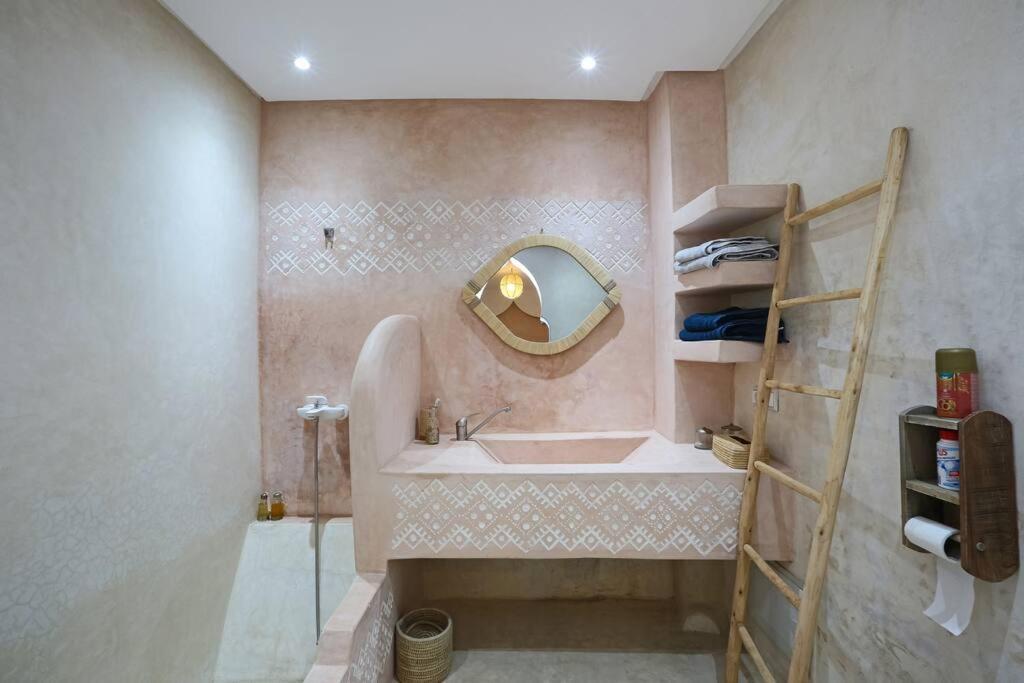 Riad El Khir En Centre Ville Rooftop Et Bassin Marrakesz Zewnętrze zdjęcie